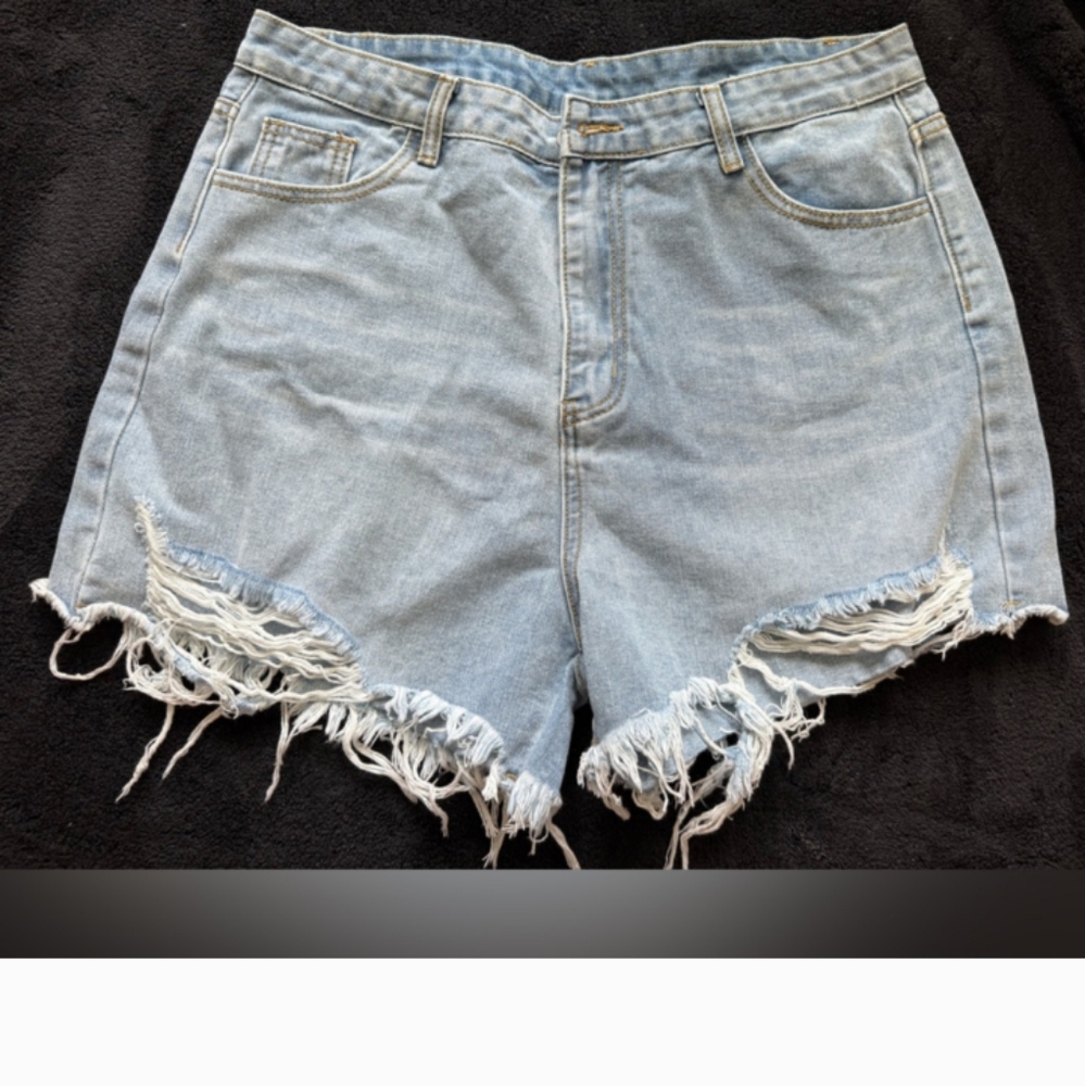 SHEIN Curvy Denim Shorts Bundle - Picture 9 of 9